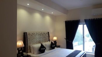 MaryLeena Hotel Gulberg