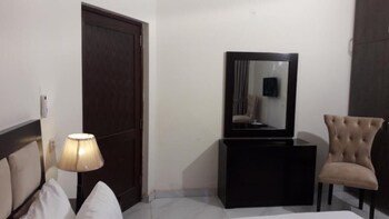 MaryLeena Hotel Gulberg