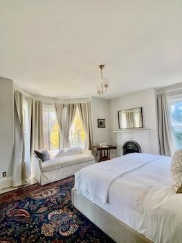 Woodbourne Inn