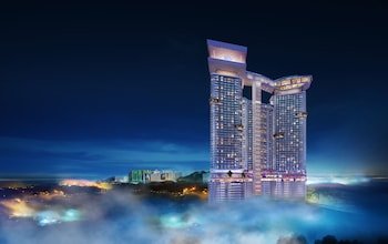Wyndham Ion Majestic Hotel
