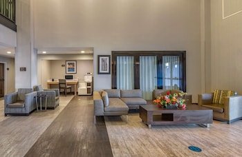 Comfort Suites
