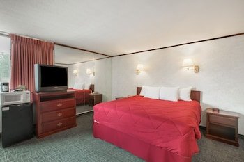 The Schenectady Inn & Suites