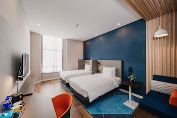 Holiday Inn Express Taizhou CMC