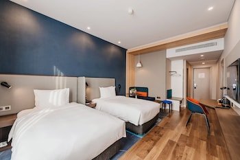 Holiday Inn Express Taizhou CMC