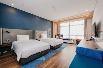Holiday Inn Express Taizhou CMC