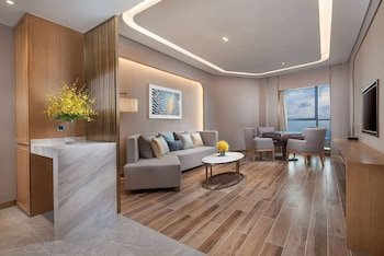 Ramada Plaza by Wyndham Fuxian Lake