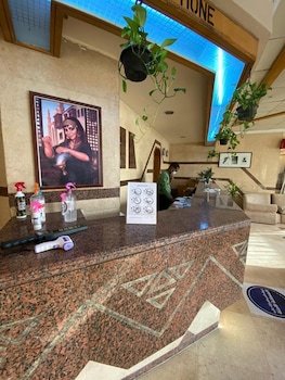Karnak Hotel