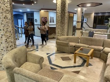 Karnak Hotel