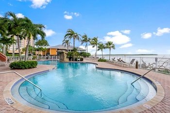 Lovers Key Resort