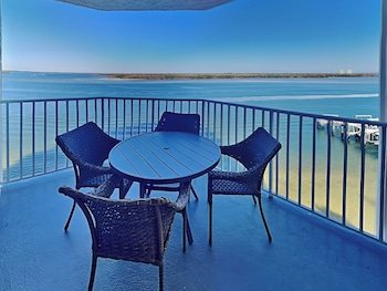 Lovers Key Resort