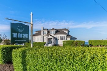 The Inn Spot On The Bay