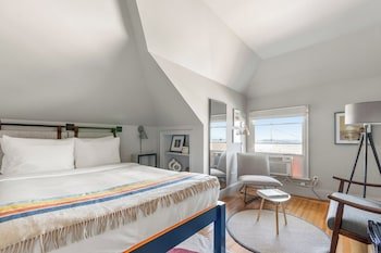 The Inn Spot On The Bay