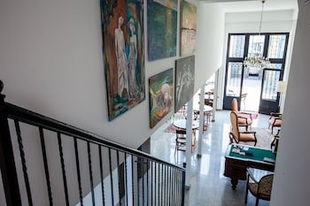Hotel N16