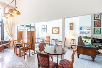 Hotel N16