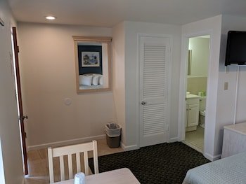 Crystal Sands Motel