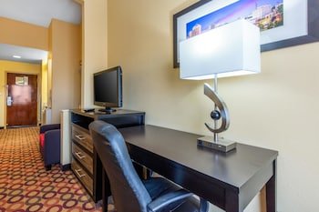 Quality Inn & Suites Montgomery East Carmichael Rd