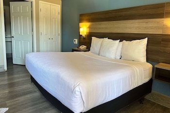 Days Inn by Wyndham San Diego Vista