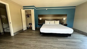 Days Inn by Wyndham San Diego Vista