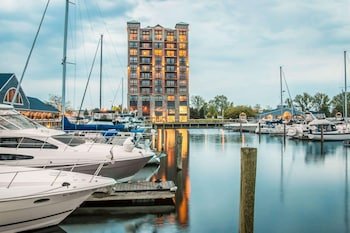 Shoreline Inn & Conference Center, Ascend Collection