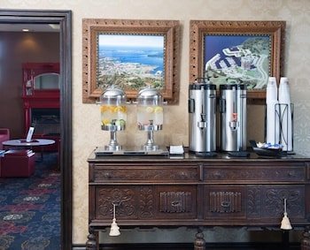 Shoreline Inn & Conference Center, Ascend Collection