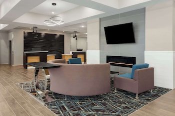La Quinta Inn & Suites by Wyndham Coralville Iowa City