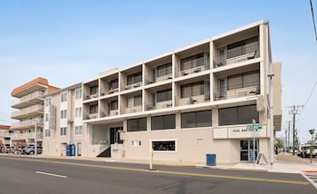Oceanic Hotel