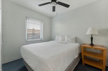 Oceanic Hotel