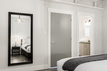Station 1 - Suites Boutique Hotel
