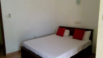 Lagoon Waves Hotel