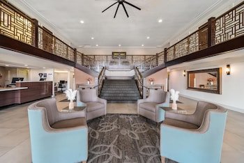 Best Western Plus Hilltop Inn