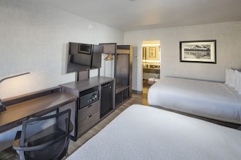 Best Western Plus Hilltop Inn