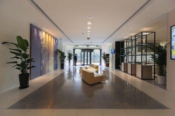 Jinjiang Metropolo Shanghai Xujiahui Nanhuating Hotel