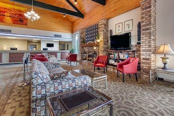 Quality Inn & Suites Escanaba