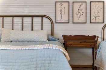 McCloud River Mercantile Hotel