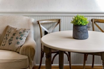 McCloud River Mercantile Hotel