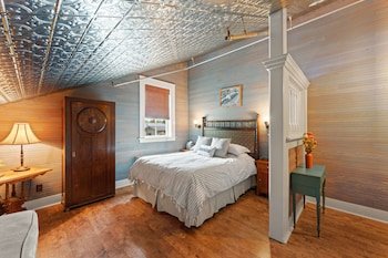 McCloud River Mercantile Hotel