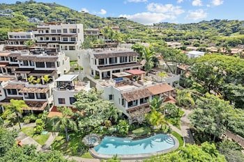 Tropical Gardens - Suites and Apartments