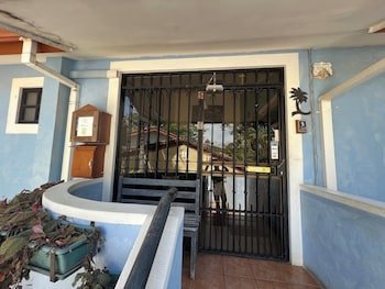 Tropical Gardens - Suites and Apartments