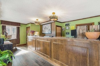 Super 8 by Wyndham Lake George/Downtown