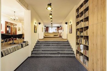 Bohema, Tubinas Hotels