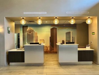 La Quinta Inn & Suites by Wyndham Houston Energy Corridor