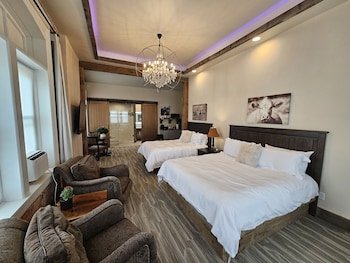 Eaglescape Suites and Event Center