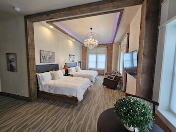 Eaglescape Suites and Event Center