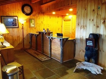 The Smoke House Lodge & Cabins
