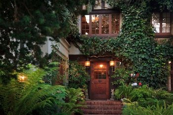 Old Monterey Inn