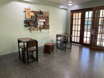 Beinte Singko de Marso Apartments
