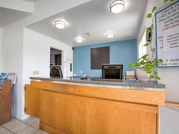 OYO Woodland Hotel and Suites