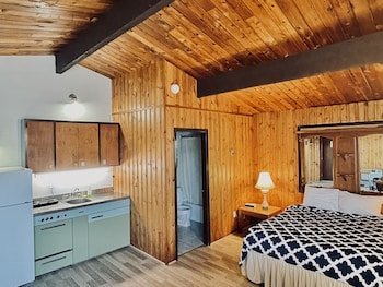 Pembina River Inn