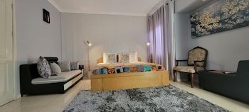 Alma House Hotel