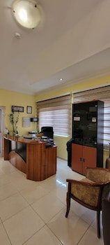 Alma House Hotel